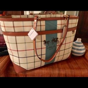 😻NWT COACH Diaper bag/purse😻